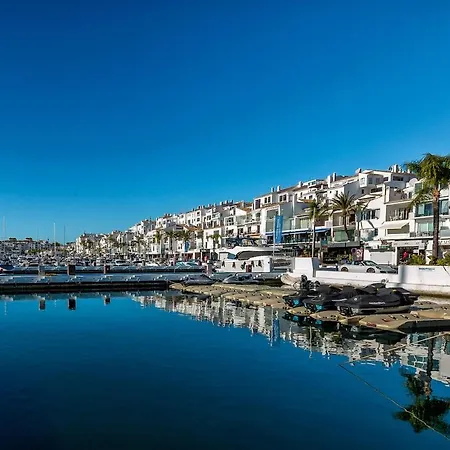 2 Bedroom In Puerto Banus With Open Sea Views شقة