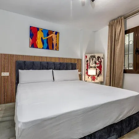 Apartment 2 Bedroom In Puerto Banus With Open Sea Views Marbella